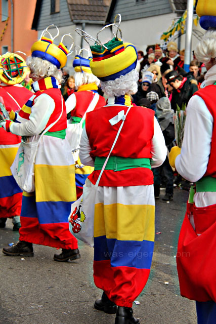 Karneval in Hürth | Karnevalszug 2012 | Karneval Kostüm: Strickliesel | waseigenes.com