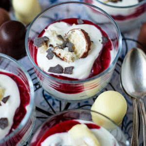 Rezept Schokokuss Dessert mit Roter Gruetze, waseigenes.com