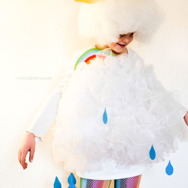DIY Karnevalskostüm- Wolkenkostüm | Wolken Kostüm mit Regenbogen, Sonne und Regentropfen | Karnevalskostüm selber machen | waseigenes.com 03/2015 DIY Blog