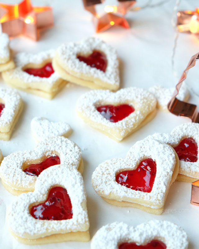 Rezept: Spitzbuben Weihnachtsplätzchen, Spitzbuben Herzen mit Johannisbeergelee & Puderzucker, waseigenes.com