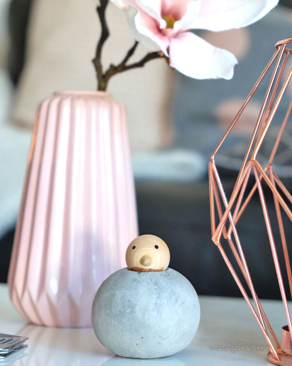 Unser Wohnzimmer mit neuen Farbtupfern.