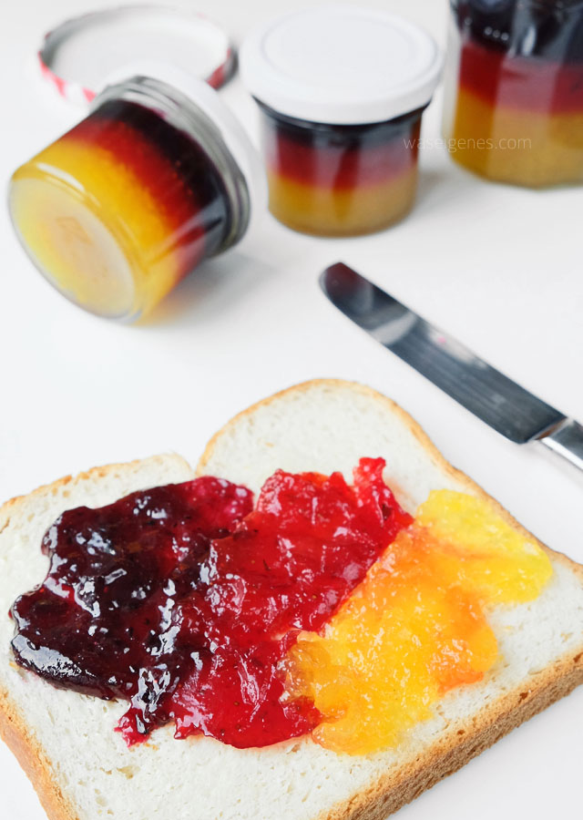 Rezept | EM Marmelade | Pfirsich Erdbeere Heidelbeere | Schichtmarmelade | WM Marmelade | schwarz rot gold | waseigenes.com 