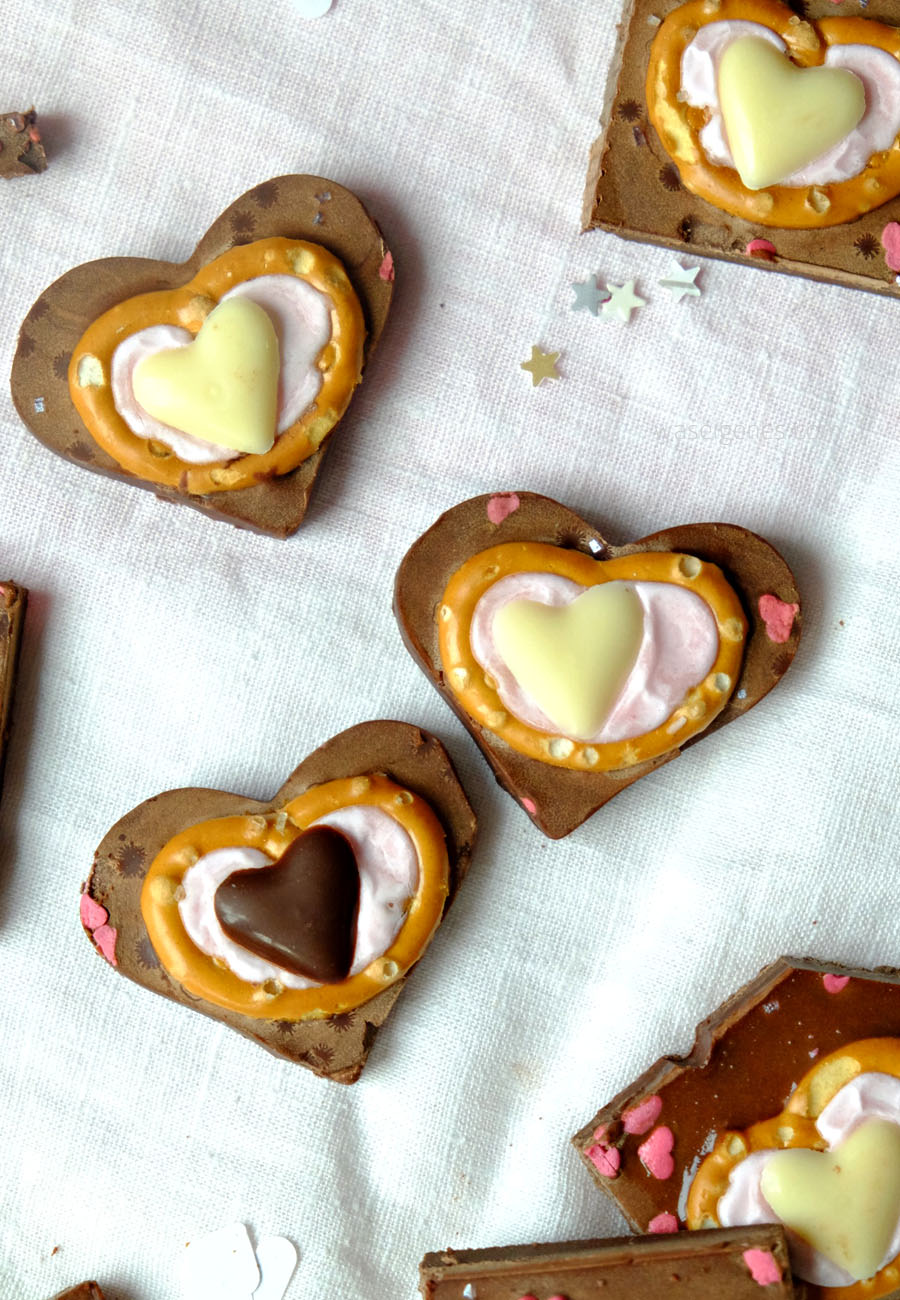 Schokoladen Herzen Zuckerguß Brezeln - Geschenke aus der Küche zum Valentinstag | waseigenes.com DIY Blog