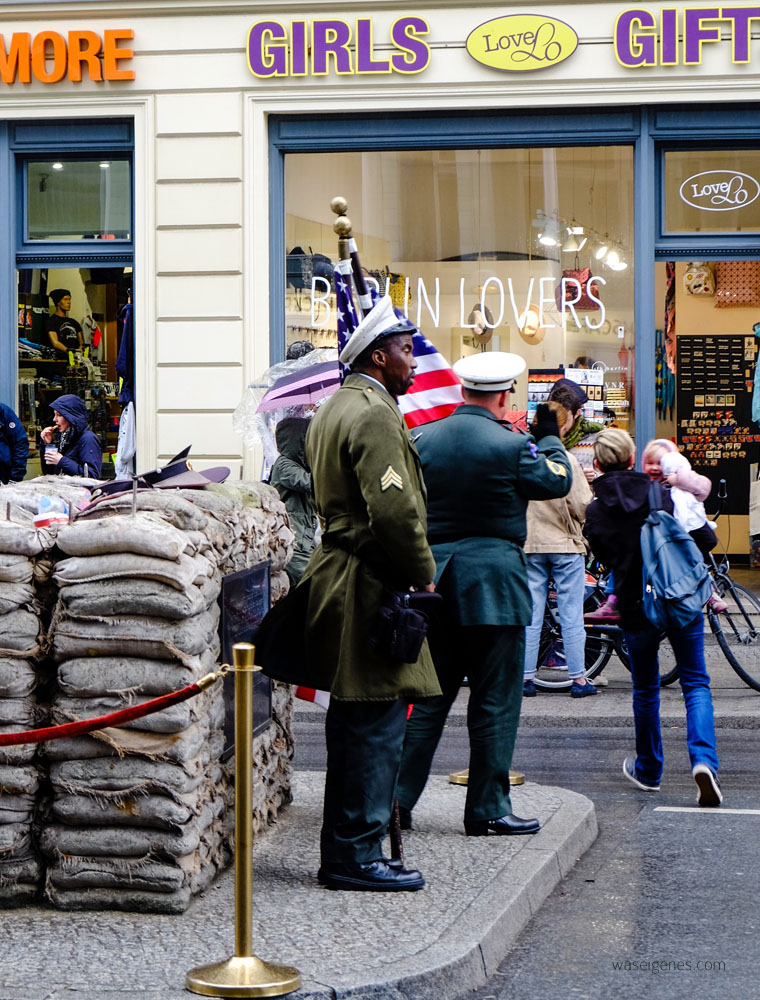 Wochenendtrip Berlin | Checkpoint Charlie | waseigenes.com