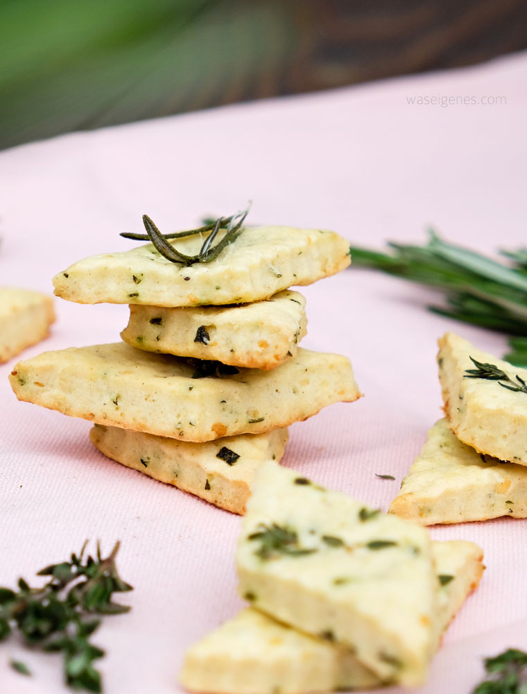 Geschenke aus der Küche: Parmesan Kräuter Cracker | waseigenes.com