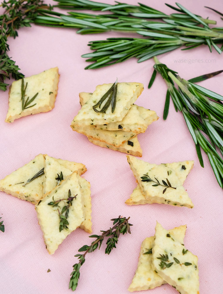 Geschenke aus der Küche: Parmesan Kräuter Cracker | waseigenes.com