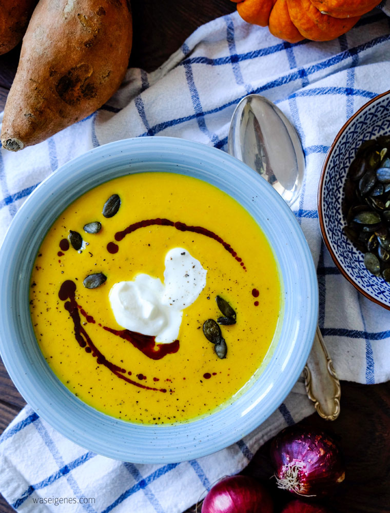 Mein liebstes Herbstgericht | Kürbissuppe mit Süßkartoffel, Ingwer, saurer Sahne und Kürbiskernöl | waseigenes.com