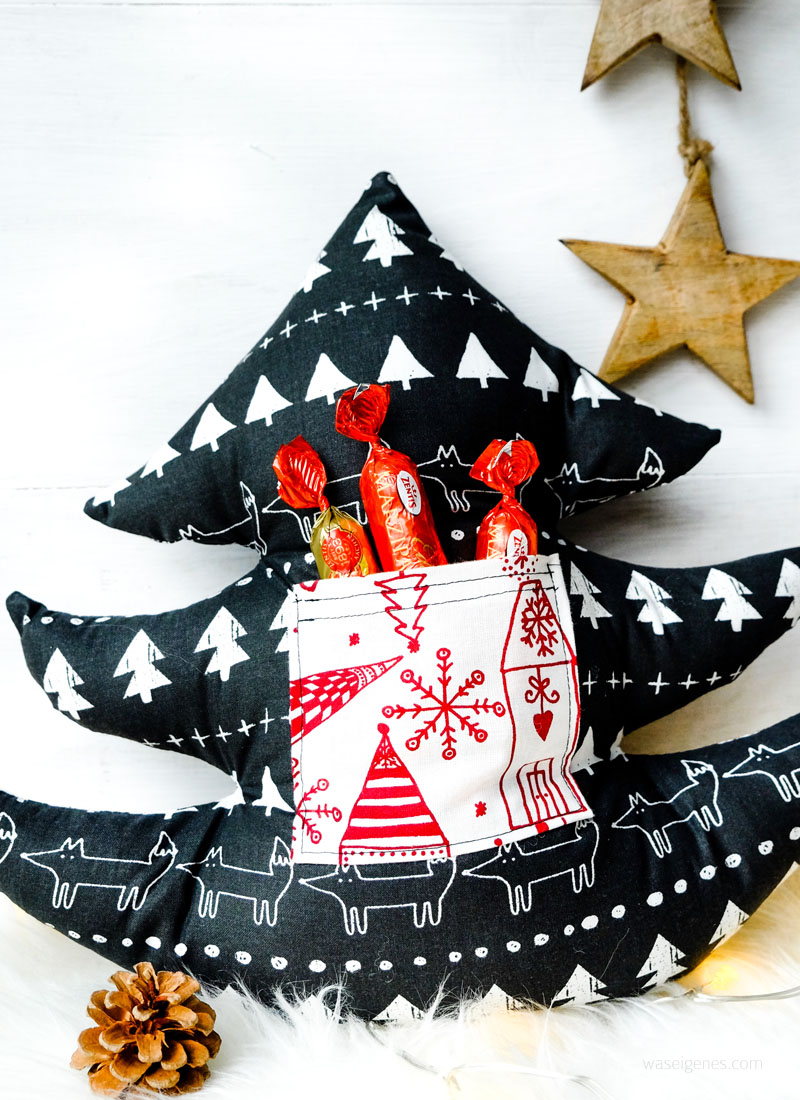 Geschenke aus dem Nähzimmer: Weihnachtsbaum Kissen und Lebkuchenmann Kissen mit Aufbewahrung- und Einstecktaschen | waseigenes.com DIY Blog