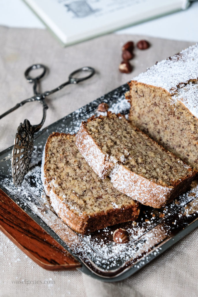 Schneller Apfelkuchen mit Marzipan und Zimt - Kastenkuchen.