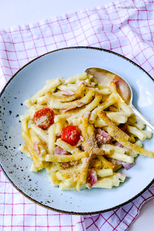 Makkaroni-Auflauf mit Schinken &amp; Gorgonzola - schneller Nudelauflauf