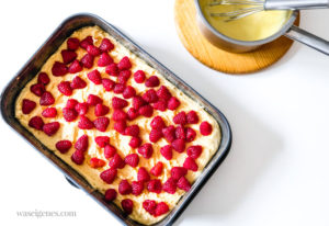 Rezept: Himbeer-Streuselkuchen | einfaches Sommerrezept mit Beeren und Streuseln | Was backe ich heute? Kuchenideen von waseigenes.com