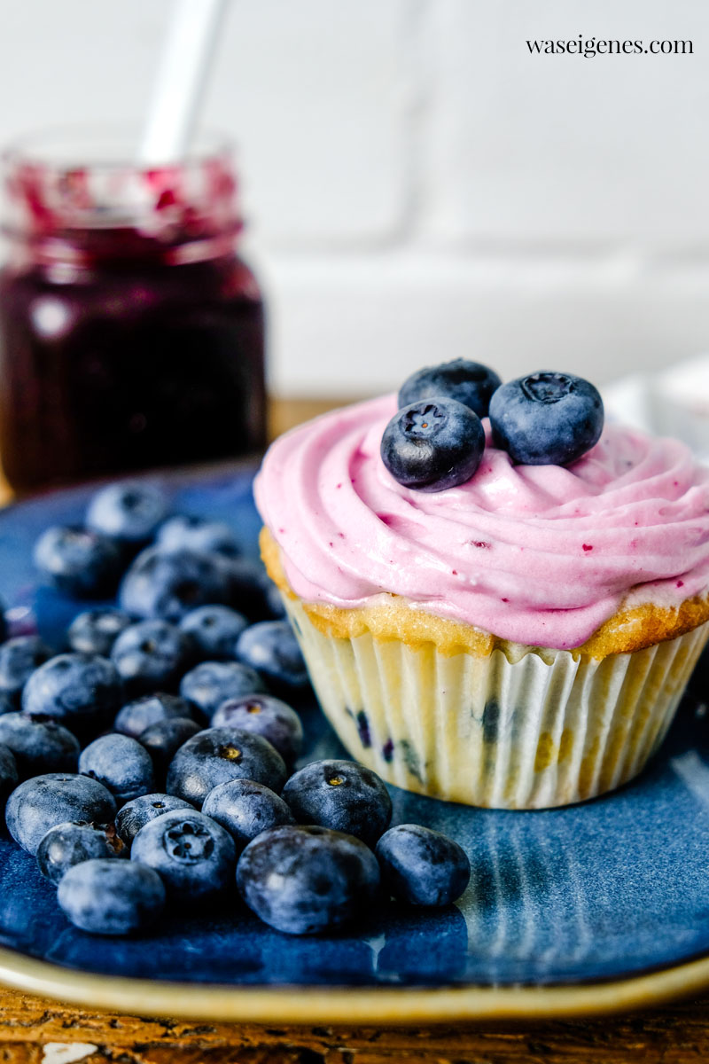 Rezept: Blaubeer Cupcakes mit Kefir und Buttercreme | waseigenes.com