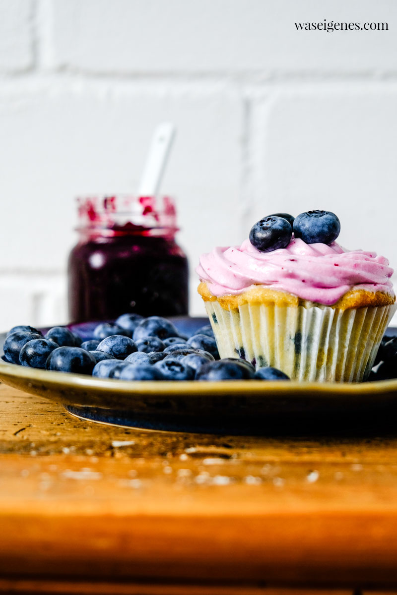 Rezept: Blaubeer Cupcakes mit Kefir und Buttercreme | waseigenes.com