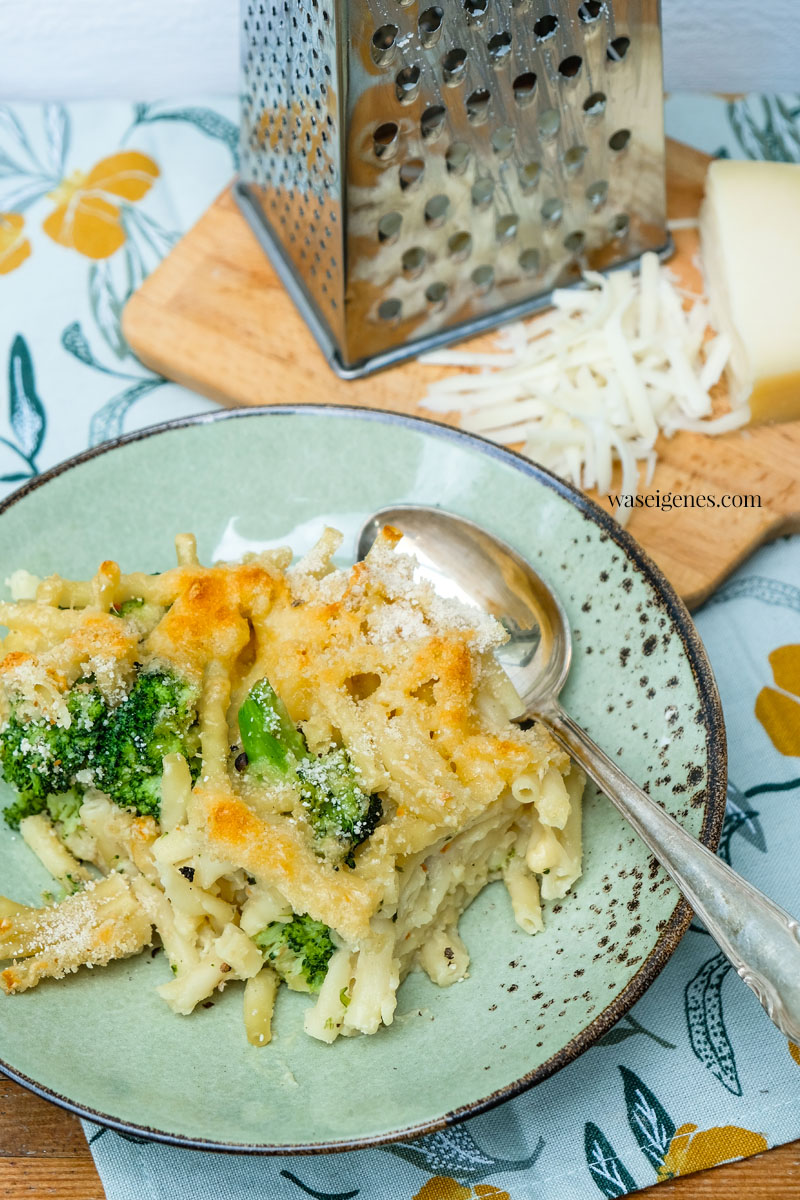 Rezept: Überbackener Nudelauflauf mit Brokkoli und Käsesauce | Mac and Cheese - Rezept | waseigenes.com