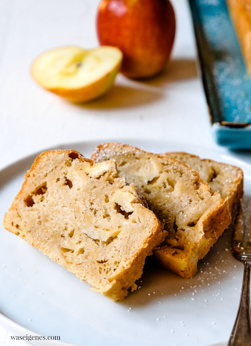 Kastenkuchen mit Apfel | Rezept: Schneller Apfelkuchen mit Marzipan und Zimt - Kastenkuchen | waseigenes.com