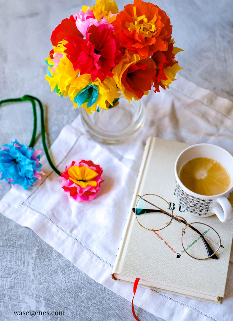 Papierblumen aus Krepppapier & Pfeifenreiniger basteln | waseigenes