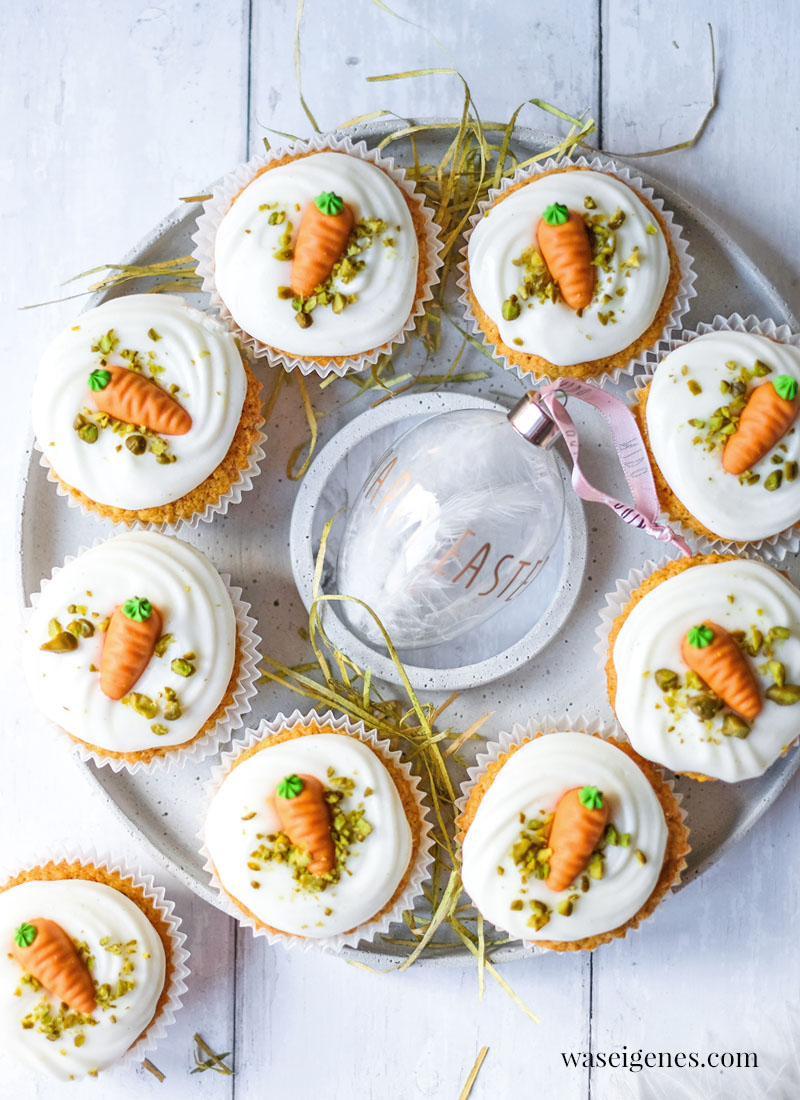 Rezept: Möhrenmuffins mit Cream Cheese Frosting (Frischkäse Haube) und Pistazien | waseigenes.com