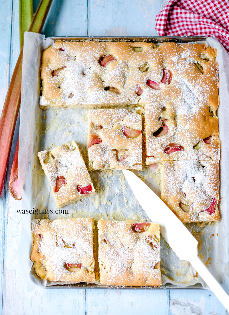 Rhabarberkuchen Vom Blech Mit Rührteig : Rhabarberkuchen Mit Streusel ...