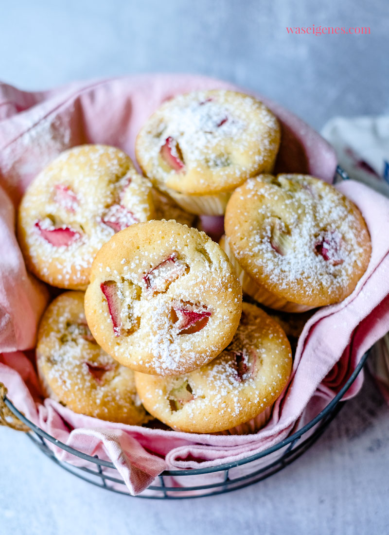 Rhabarber Muffins - saftig, fruchtig, lecker | Rezept was eigenes