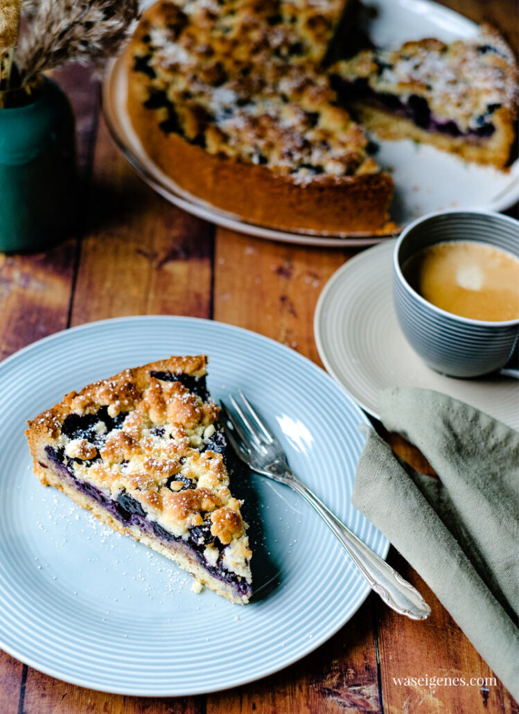 Blaubeerkuchen mit Mandeln und Streusel | waseigenes.com Blaubeerkuchen mit Mandeln und Streusel | waseigenes.com