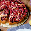 Rezept: Pflaumenkuchen in der Springform gebacken, aromatisch & saftig, ganz einfach | waseigenes.com | Bine Güllich | Was backe ich heute? | Kuchenrezept