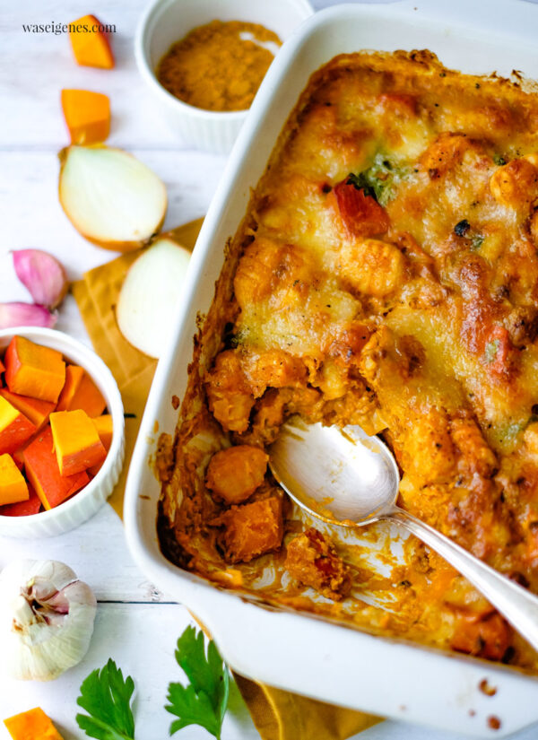 Kürbis-Gnocchi-Auflauf mit Hack, Curry &amp; Mozzarella | waseigenes.com