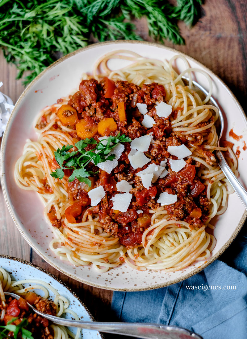 Rezept: Spaghetti Bolognese | Spaghetti mit Hackfleischsoße | waseigenes.com - Bine Güllich | Schnelle und einfache Rezepte für jeden Tag | waseigenes.com
