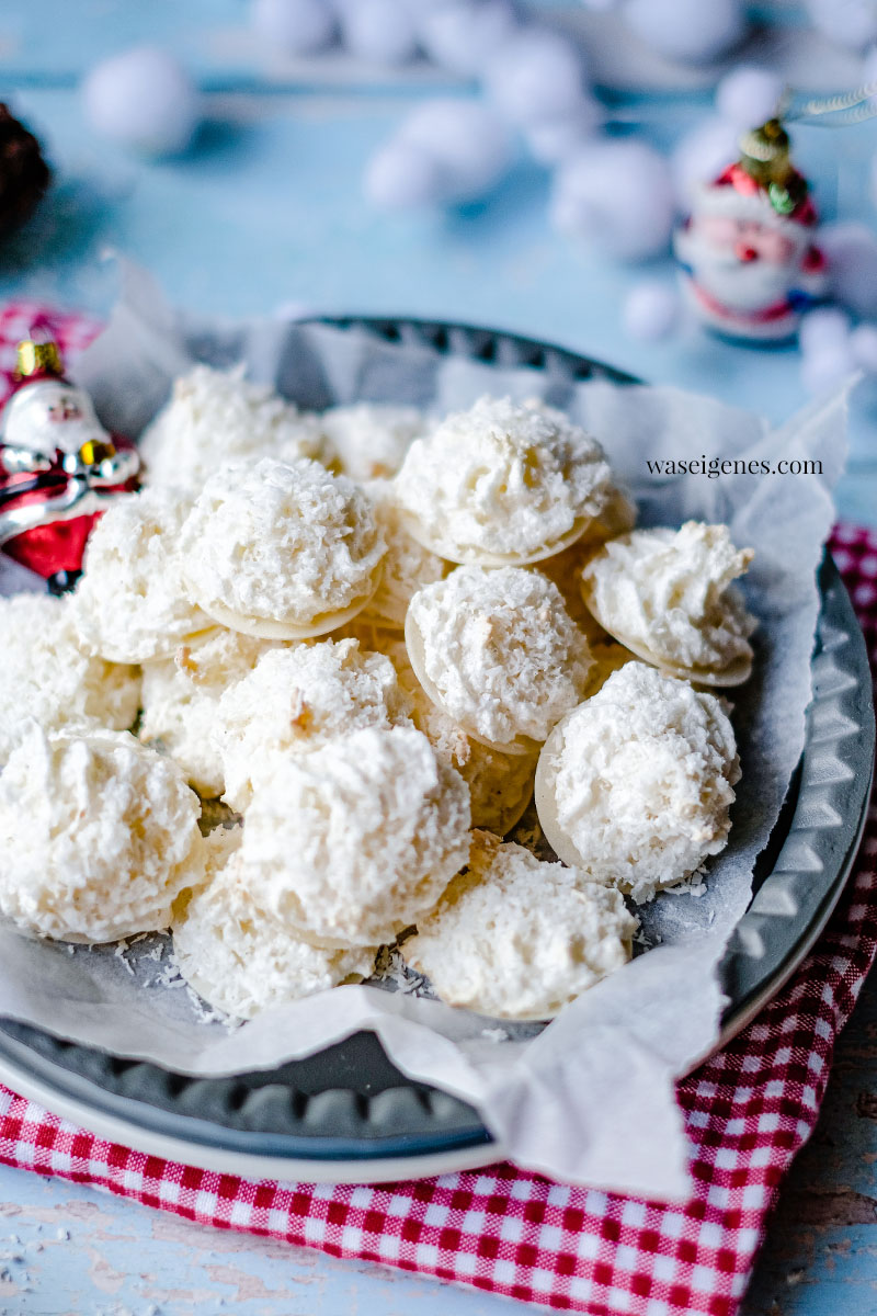 Rezept: Kokosmakronen Weihnachtsplätzchen - Eiweißgebäck mit Kokosflocken | Baisergebäck mit Kokosraspeln | waseigenes.com 