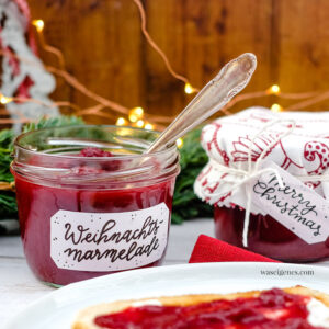Rezept: Weihnachtsmarmelade | Weihnachtliche Kirschmarmelade mit Sepkulatiusgewürz, Zimt und Rum | waseigenes.com | Geschenke aus der Küche