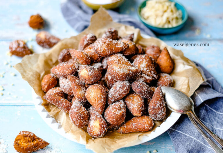 Rezept für Mutzenmandeln {Kölsche Muuzemändelcher} Rezept für Mutzenmandeln {Kölsche Muuzemändelcher}