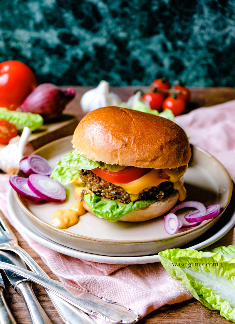 Rezept: Quinoa-Burger | Köstlich-würziger und vegetarischer Burger Pattie aus Quinoa und Kichererbsen | waseigenes.com