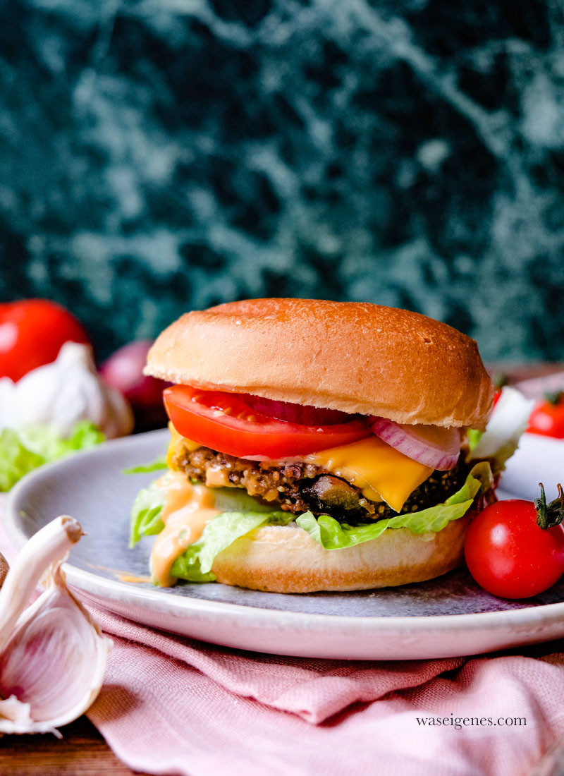 Rezept: Quinoa-Burger | Köstlich-würziger und vegetarischer Burger Pattie aus Quinoa und Kichererbsen | waseigenes.com