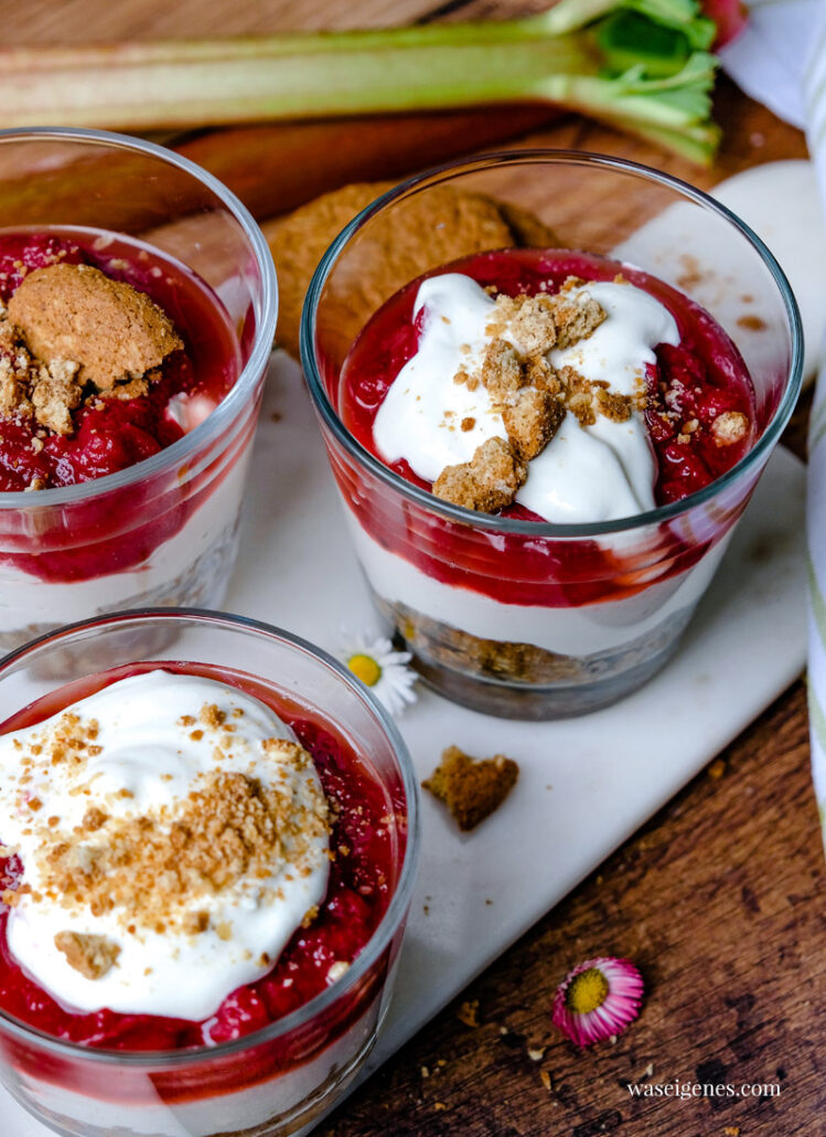 Rhabarber Dessert Im Glas