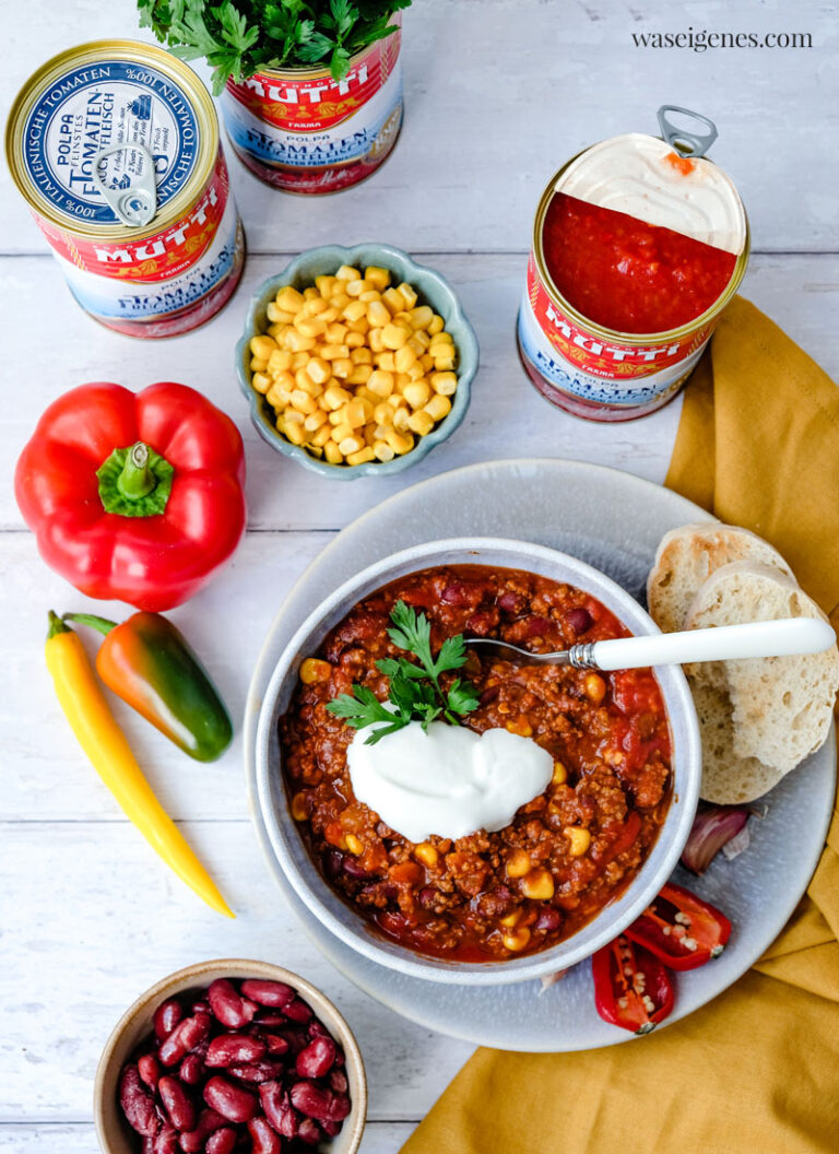 Chili con Carne mit Kidneybohnen, Mais & Zartbitterschokolade Chili con Carne mit Kidneybohnen, Mais & Zartbitterschokolade