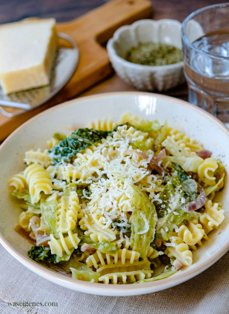 Nudeln mit Birnen und Walnüssen | Rezept | waseigenes.com