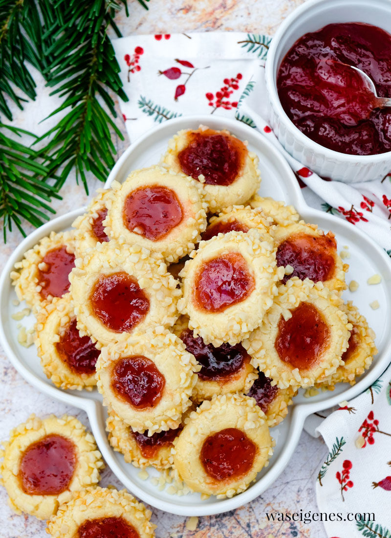 Rezept: Husarenkrapfen - Weihnachtsplätzchen mit Marmelade und Mandelsplitter | Engelsaugen | waseigenes.com