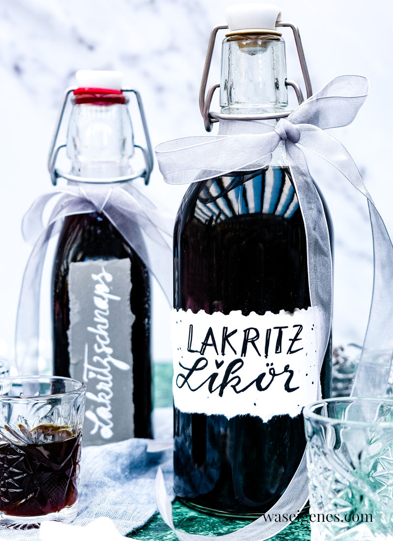 Rezept: Lakritzschnaps selber machen, köstlicher und sehr einfacher Lakritzlikör mit nur zwei Zutaten! Ein super Geschenk aus der Küche von waseigenes.com