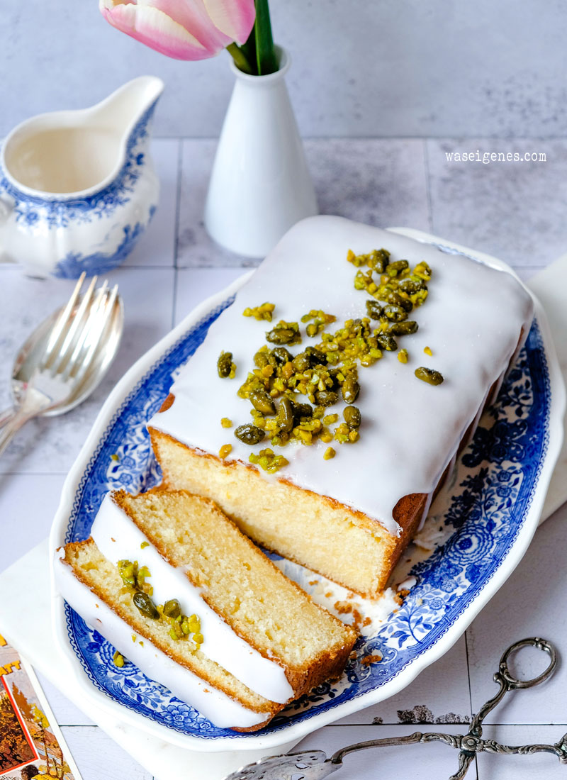 Rezept: Zitronen-Mascarpone-Kuchen | Ganz einfacher Kastenkuchen mit Mascarpone und Zitrone. Wunderbar fluffig und soft mit einem köstlichen Zitronenaroma | Was backe ich heute? | waseigenes.com