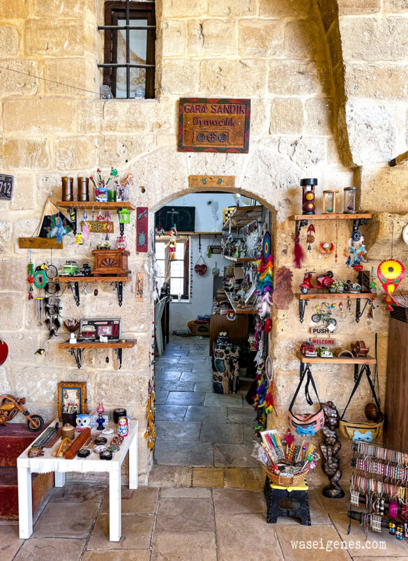 Nikosia Nordzypern: Karawanserei Büyük Han, Hofcafé, Restaurant, Kunsthandwerk, Werkstatt, Galerien, waseigenes.com