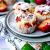 Rezept: Pflaumenmuffins mit Quark-Öl-Teig und Mandelstiften, schnell und einfach! waseigenes.com ~ Was backe ich heute?