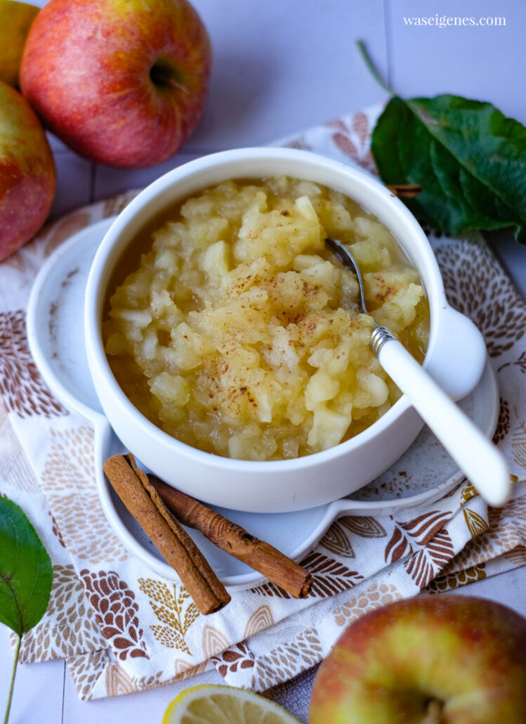 Thermomix Rezept: Apfelkompott (Apfelmus) mit wenig Zucker und einer Prise Zimt - ganz einfach selber machen | waseigenes.com
