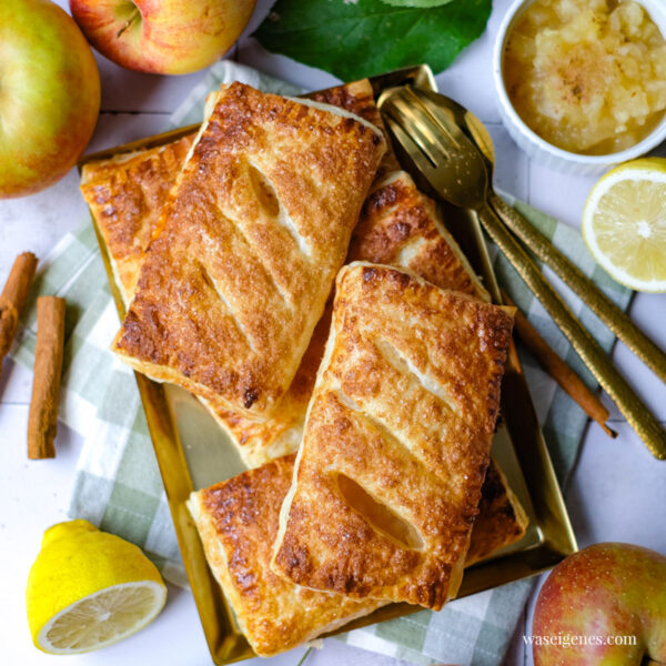 Apfeltaschen - knusprige Blätterteigtaschen mit Apfelmus Apfeltaschen - knusprige Blätterteigtaschen mit Apfelmus