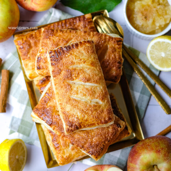 Rezept: knusprige Apfeltaschen! Blätterteig-Taschen gefüllt mit Apfelkompott oder Apfelmus, waseigenes.com | Was backe ich heute?