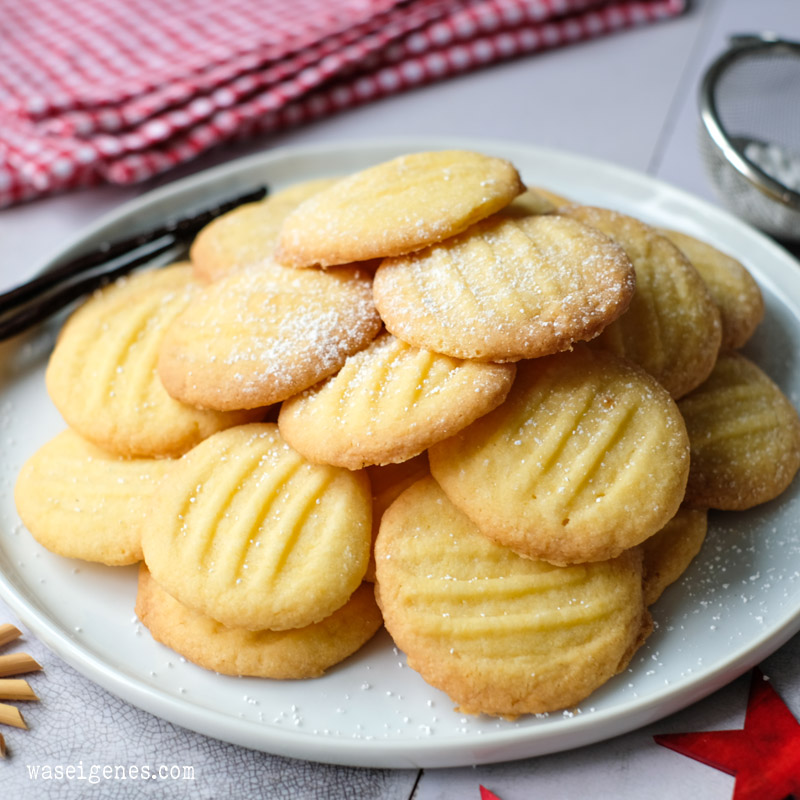 Rezept: Puddingplätzchen - ganz einfache Plätzchen mit Puddingpulver gebacken, zarte Textur, vanillig und buttriger Geschmack | waseigenes.com