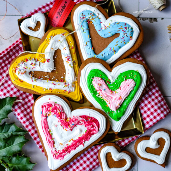Lebkuchenherzen mit kunterbuntem Zuckerguss selber machen | Rezept | waseigenes.com | Geschenke aus der Küche
