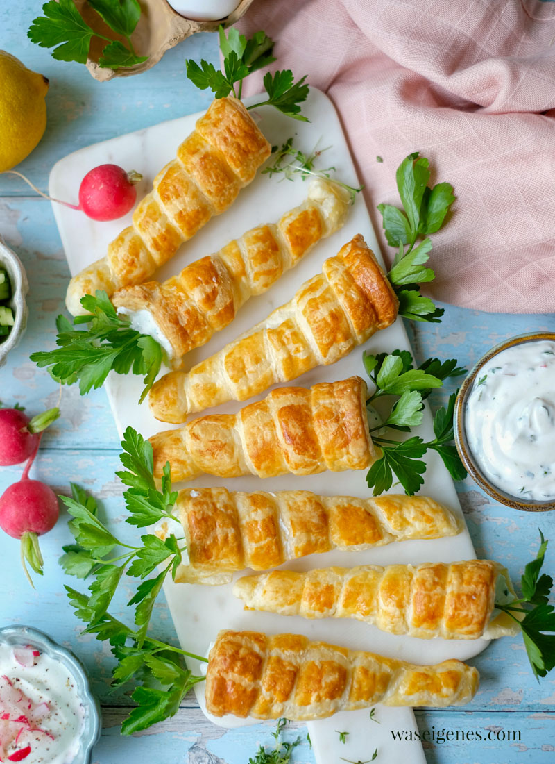 Rezept Blätterteigmöhren mit Quark-Schmand-Frischkäse-Creme, mit Radieschen und Salatgurke, Kresse und frischen Kräutern | Perfekt für den Osterbrunch oder das Osterbuffet | Rezepte für jeden Tag von: waseigenes.com