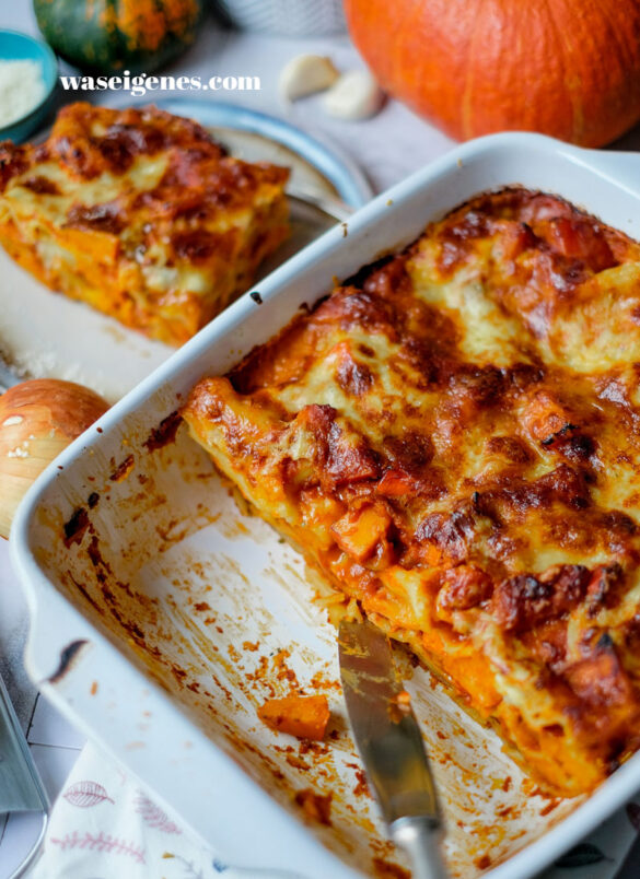 Kürbis Lasagne vegetarisch mit würziger Kürbis-Tomatenfüllung
