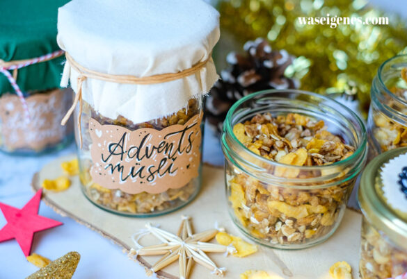 Rezept: Adventsmüsli! - Mein Knuspermüsli mit Honig & Zimt, mit Walnüssen, Haferflocken und Cornflakes wird in der Pfanne auf dem Herd gebacken | Geschenk aus der Küche | Wichtelgeschenk | waseigenes.com