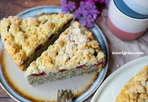 Joghurt-Mohn-Kuchen mit Kirschen & Streuseln | waseigenes.com Joghurt-Mohn-Kuchen mit Kirschen & Streuseln | waseigenes.com