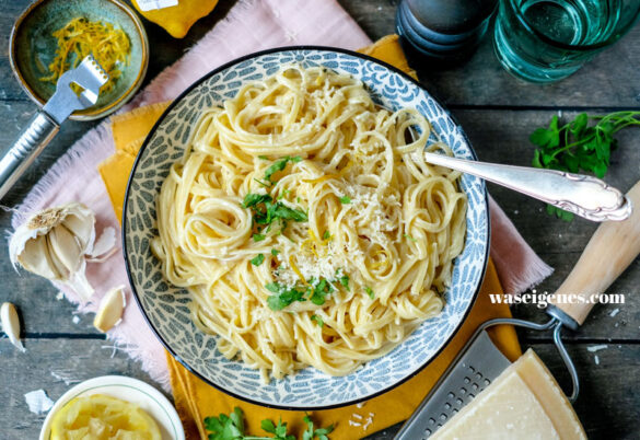 Rezept: Spaghetti al Limone | Zitronenpasta | Nudeln mit Zitronen-Buttersauce | Was koche ich heute? | waseigenes.com